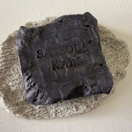 Onyx mineral soap scented with black tea, cardamom, and cedarwood.