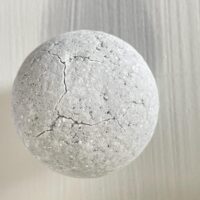 Moon Dust bath truffle: a dreamy and relaxing gift for an evening of self-care.