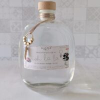 Indulge in a relaxing, fragrant escape with the 'oh la la' Cashmere & Jasmine luxury bubbly bath.
