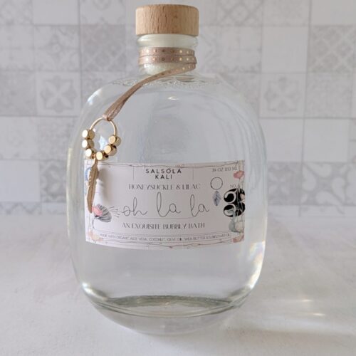 Indulge in a relaxing, fragrant escape with the 'oh la la' Cashmere & Jasmine luxury bubbly bath.