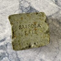 Purifying Illite clay bath bar designed to refresh and smooth the skin.