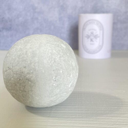 Salsola Kali Moon Dust bath truffle, a cool and fun presentation for a birthday.