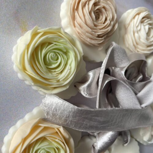 Salsola Kali hanging rose soap, an exquisite and relaxing birthday gift idea.