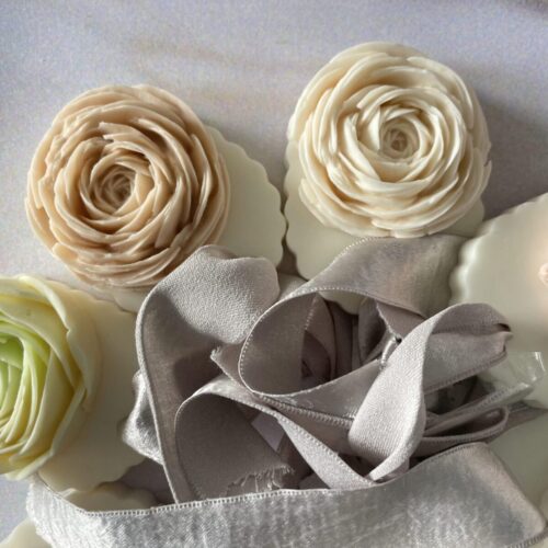 Salsola Kali ribbon soap, a premium holiday gift for those who love bath decor.